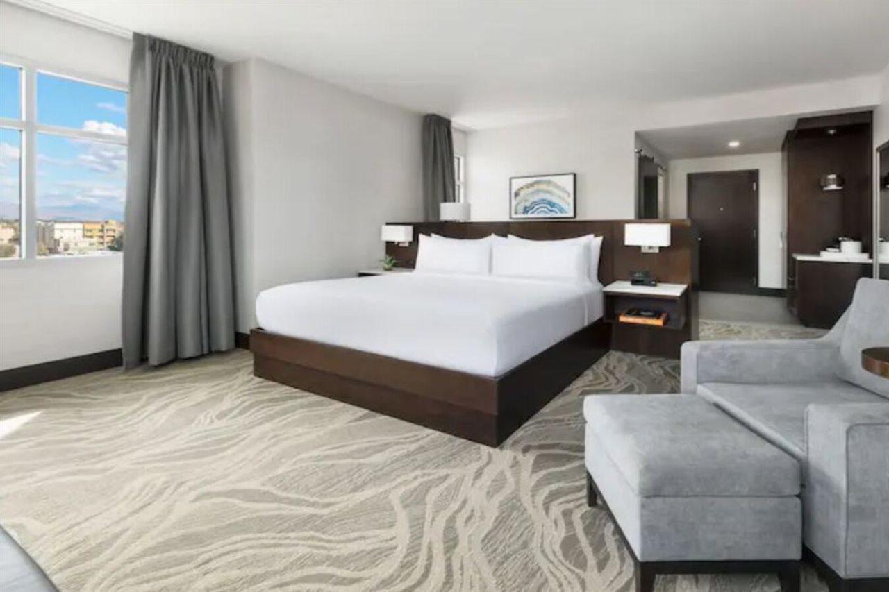 Doubletree By Hilton Downtown Convention Center Hotel 4*