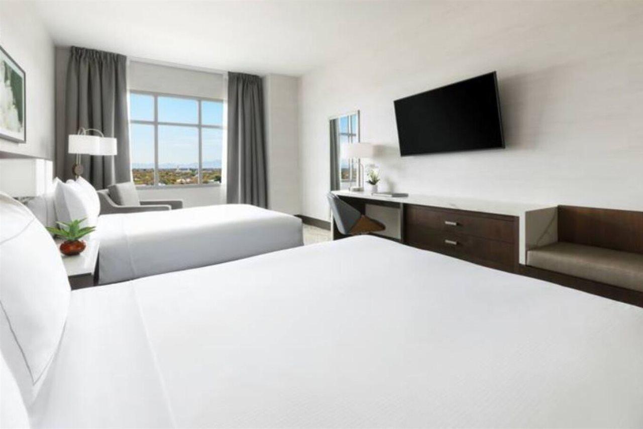 Doubletree By Hilton Downtown Convention Center 4*