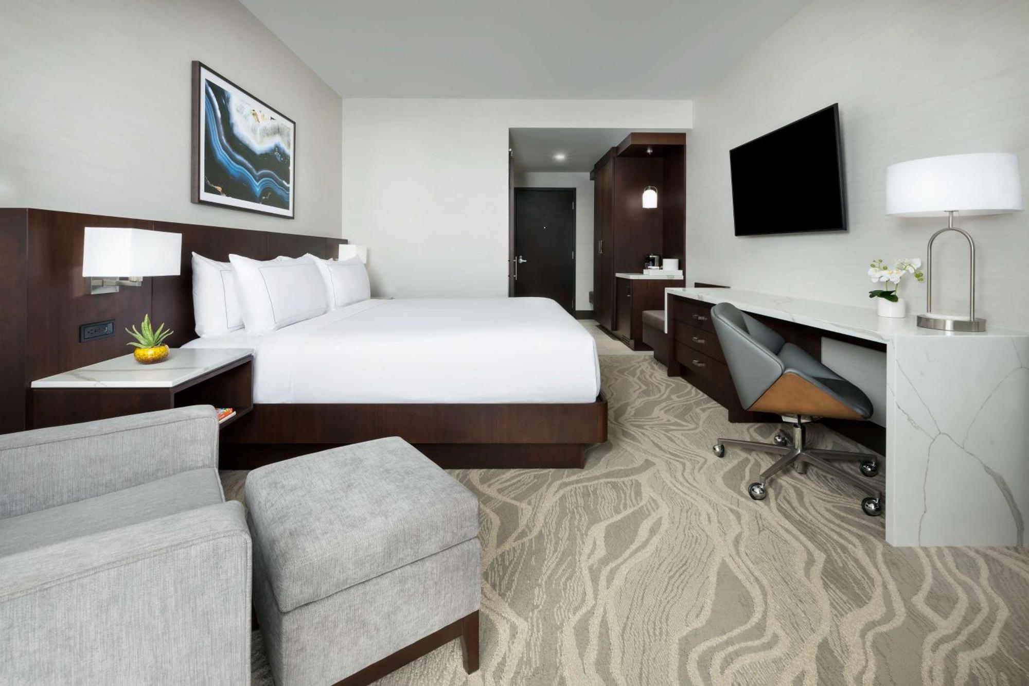 Hotel Doubletree By Hilton Downtown Convention Center