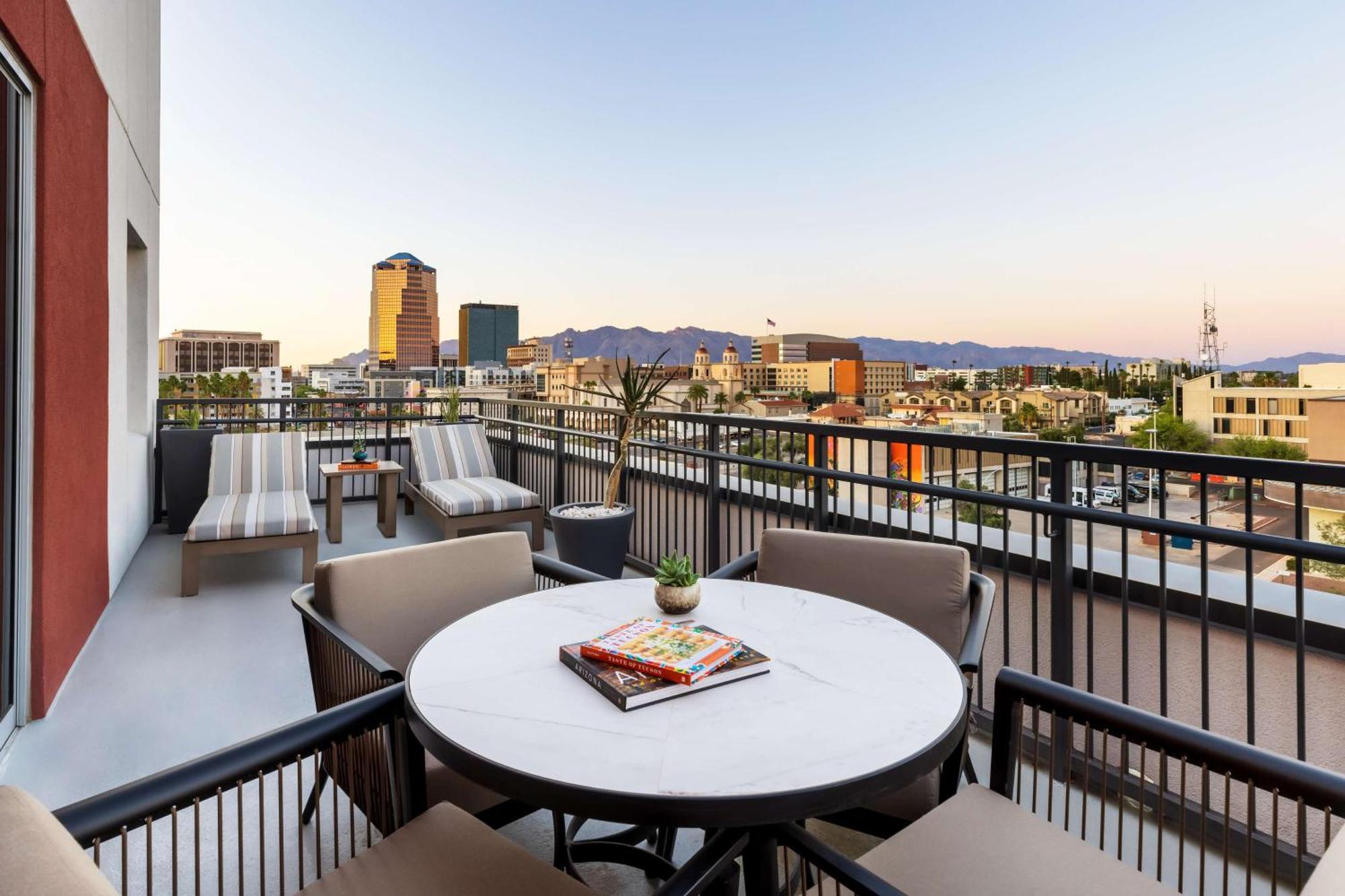 Doubletree By Hilton Downtown Convention Center Hotel Tucson