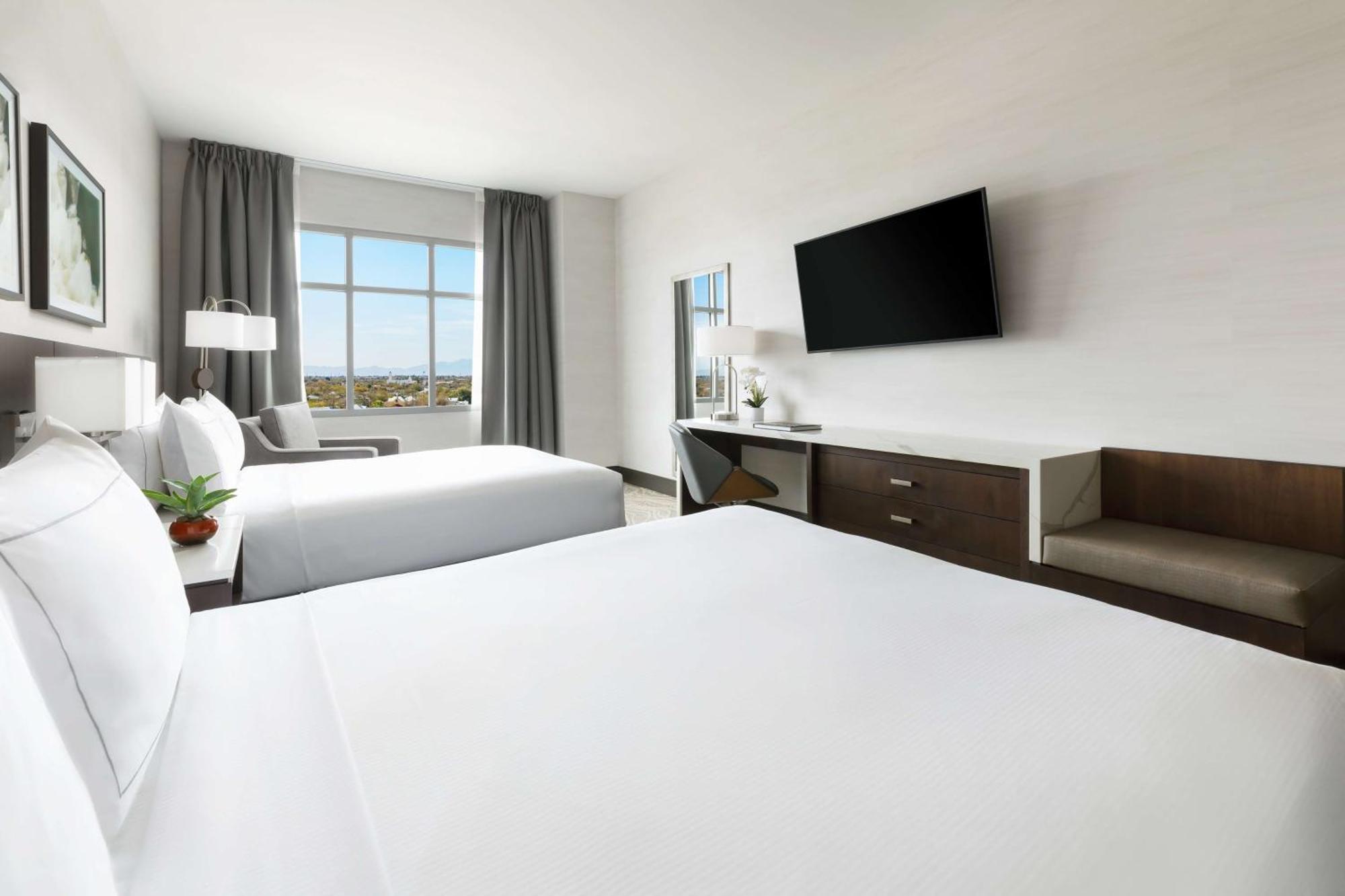 Doubletree By Hilton Downtown Convention Center 4*