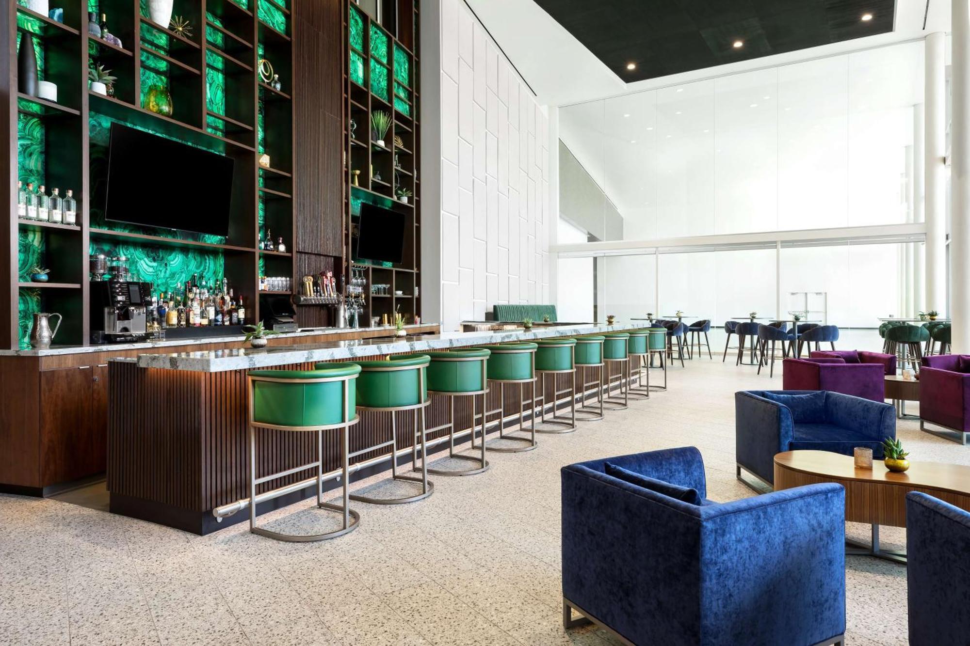 Doubletree By Hilton Downtown Convention Center 4*