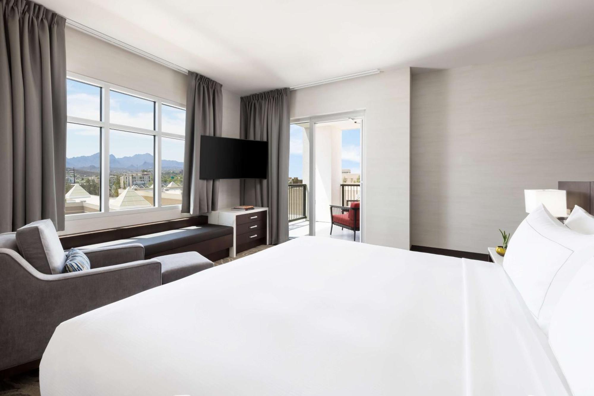 Doubletree By Hilton Downtown Convention Center Hotel 4*